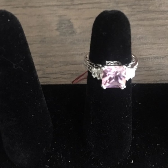 Sterling Silver Ring with Pink stone - Picture 4 of 5